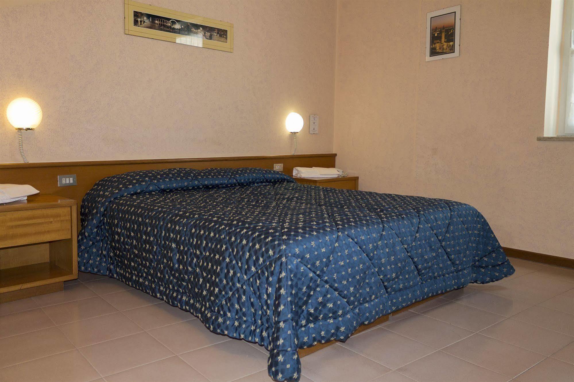 Hotel Europa Dossobuono Εξωτερικό φωτογραφία