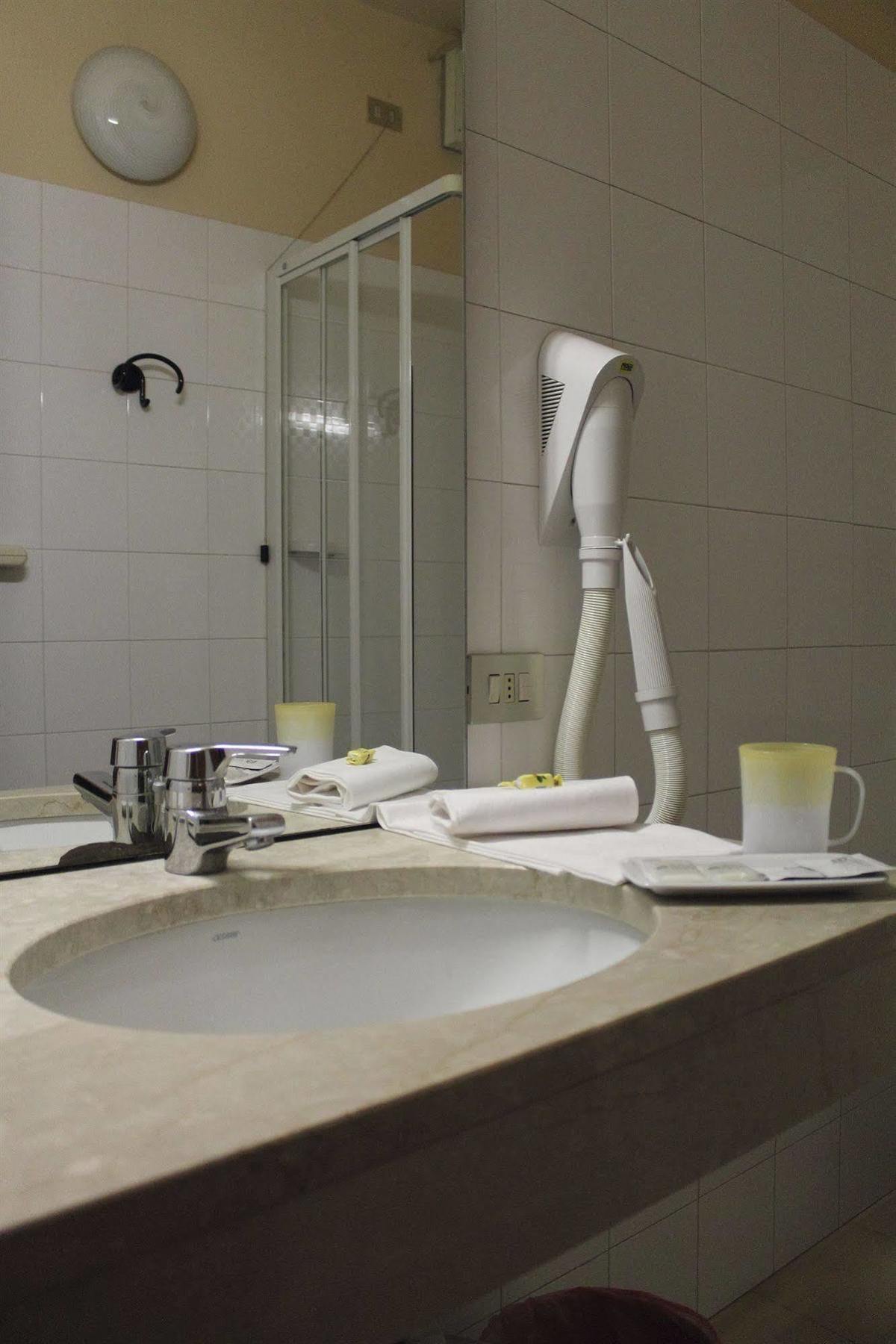Hotel Europa Dossobuono Εξωτερικό φωτογραφία
